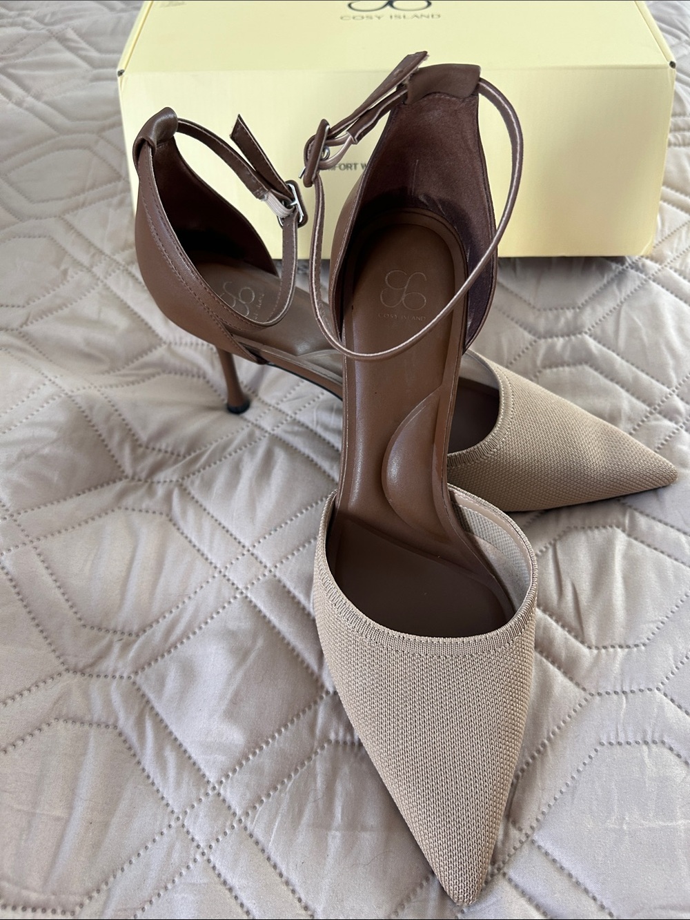Cozy Island Pointed Toe Ankle Strap Pumps in Beige and Brown | Like New | Size 9